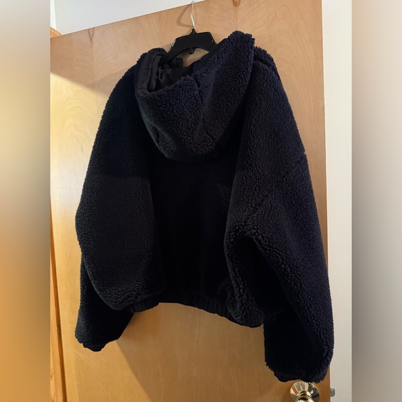 Alo Yoga Reversible Coat New Condition - Picture 8 of 15